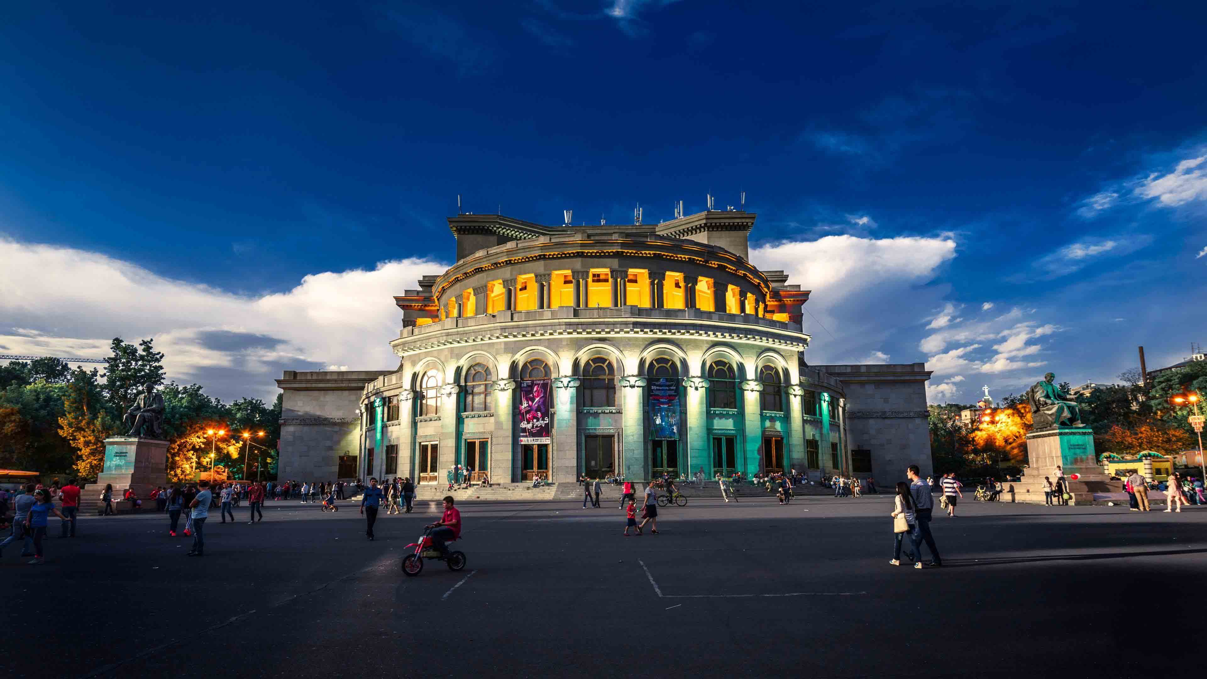 Оперный театр - Ереван, Армения